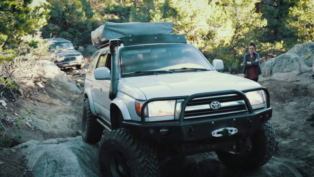 4Runners and Land Cruisers on Chinaman Gulch