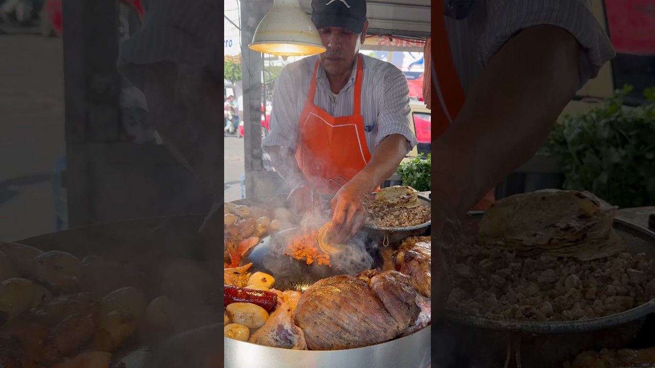 Tacos surtidos afuera del metro Hospital general #Tacos #Surtidos #foodie #viral #parati