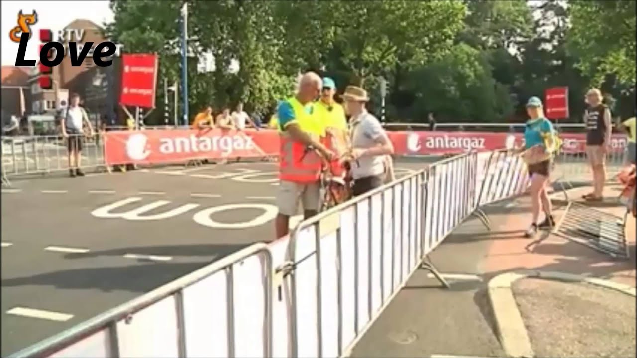 Postman (mail man) freaks out over Tour de France road closure