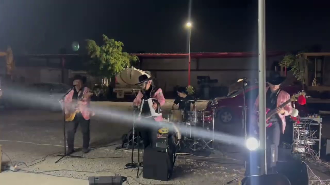 El pavido navido/El sinaloense/Juan colorado - Grupo Yees