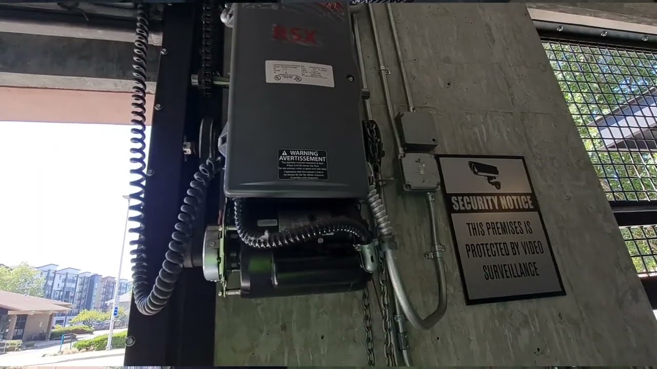 Example of a bad capacitor in an Overhead Door RSX ¾HP 1ph 120VAC operator