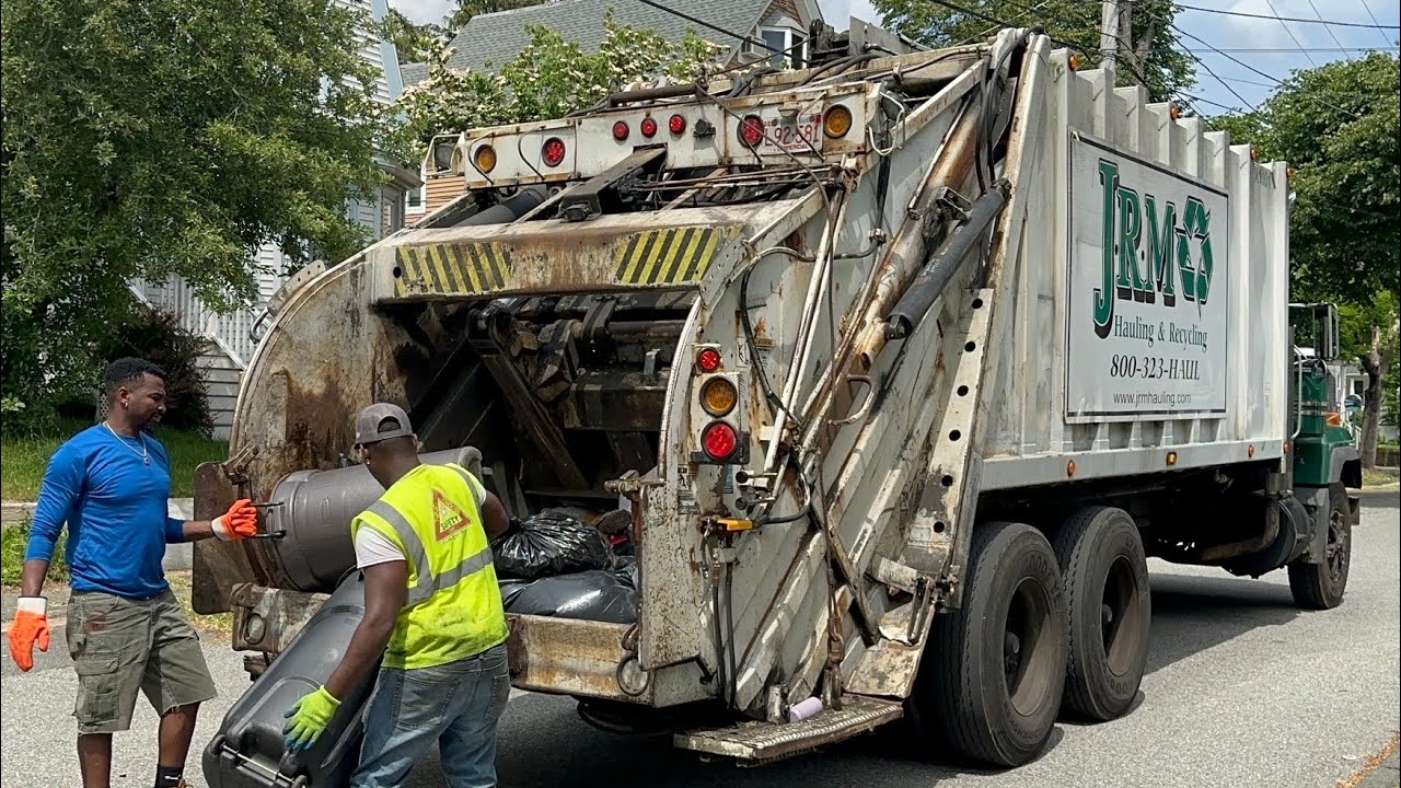 JRM Mack RD Leach 2RII Rear Loader Garbage Truck