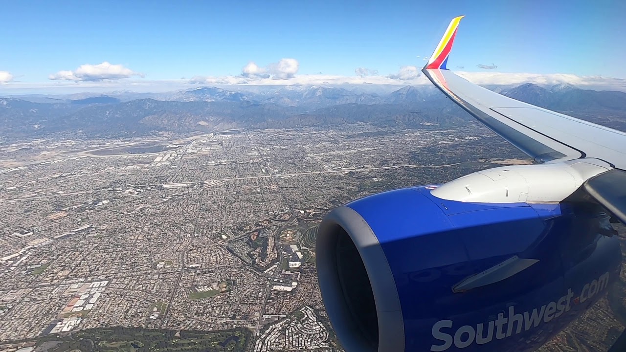 Southwest Airlines 737-800 Landing in Sunny Los Angeles