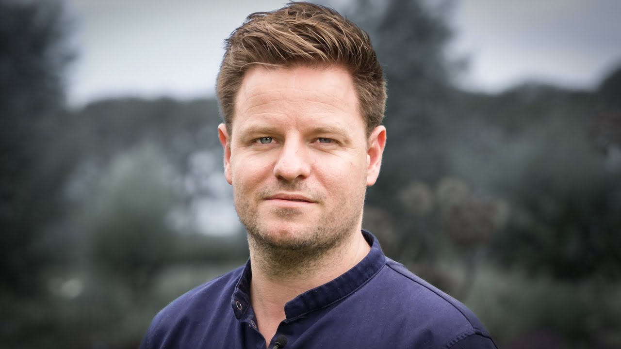 Chef Bas Van Kranen at Flore - Amsterdam's Most Sustainable 2*Michelin Restaurant and Green Star