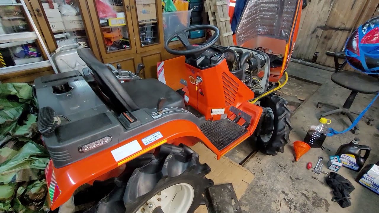 Kubota А14 замена масла в моторе