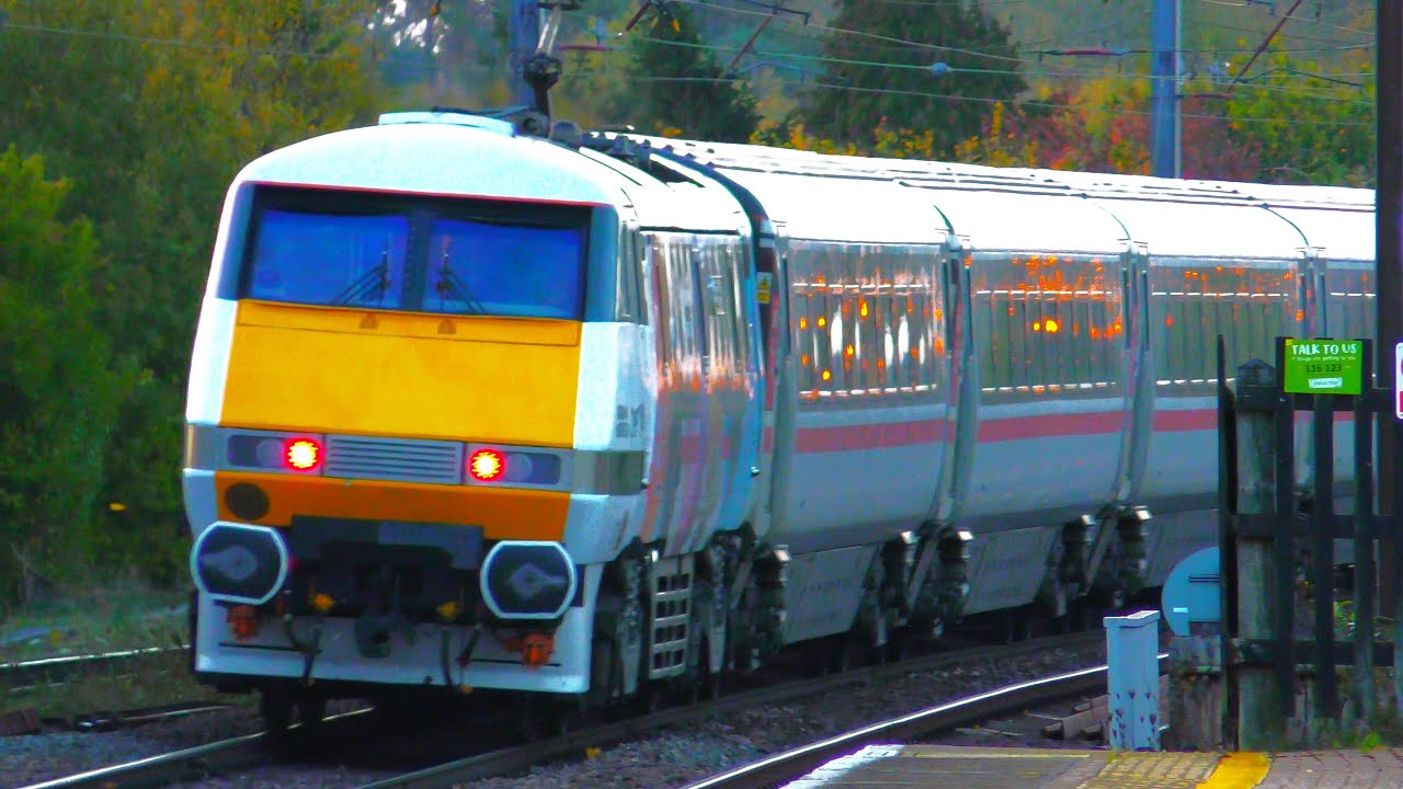 Trains at Knebworth, ECML | 03/11/25
