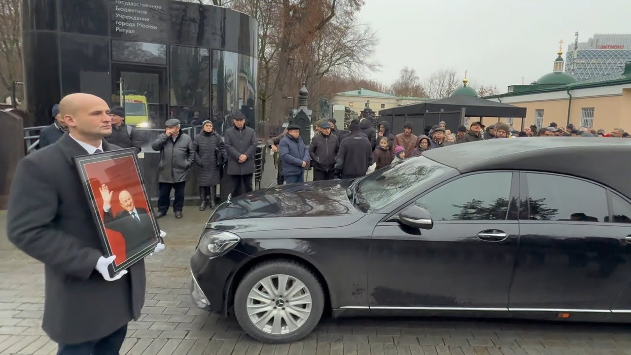 СЪЕМКА ЗАПРЕЩЕНА ! РОТА ПОЛИЦЕЙСКИХ РЕАНИМАЦИЯ И ФАНАТЫ НА ПОХОРОНАХ НИКИТЫ СИМОНЯНА | ВАГАНЬКОВСКОЕ