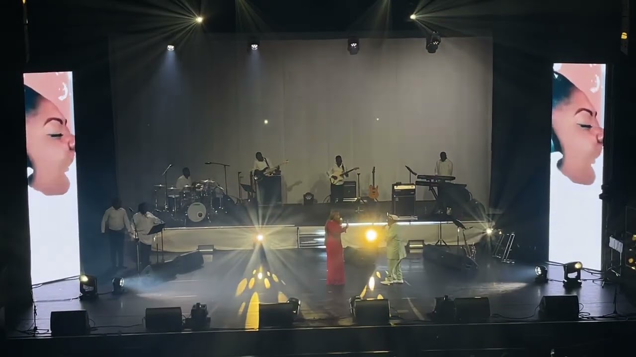 BEN DECCA & SANDRINE NNANGA chantent Osi Dimbea en Live à l’Olympia Paris