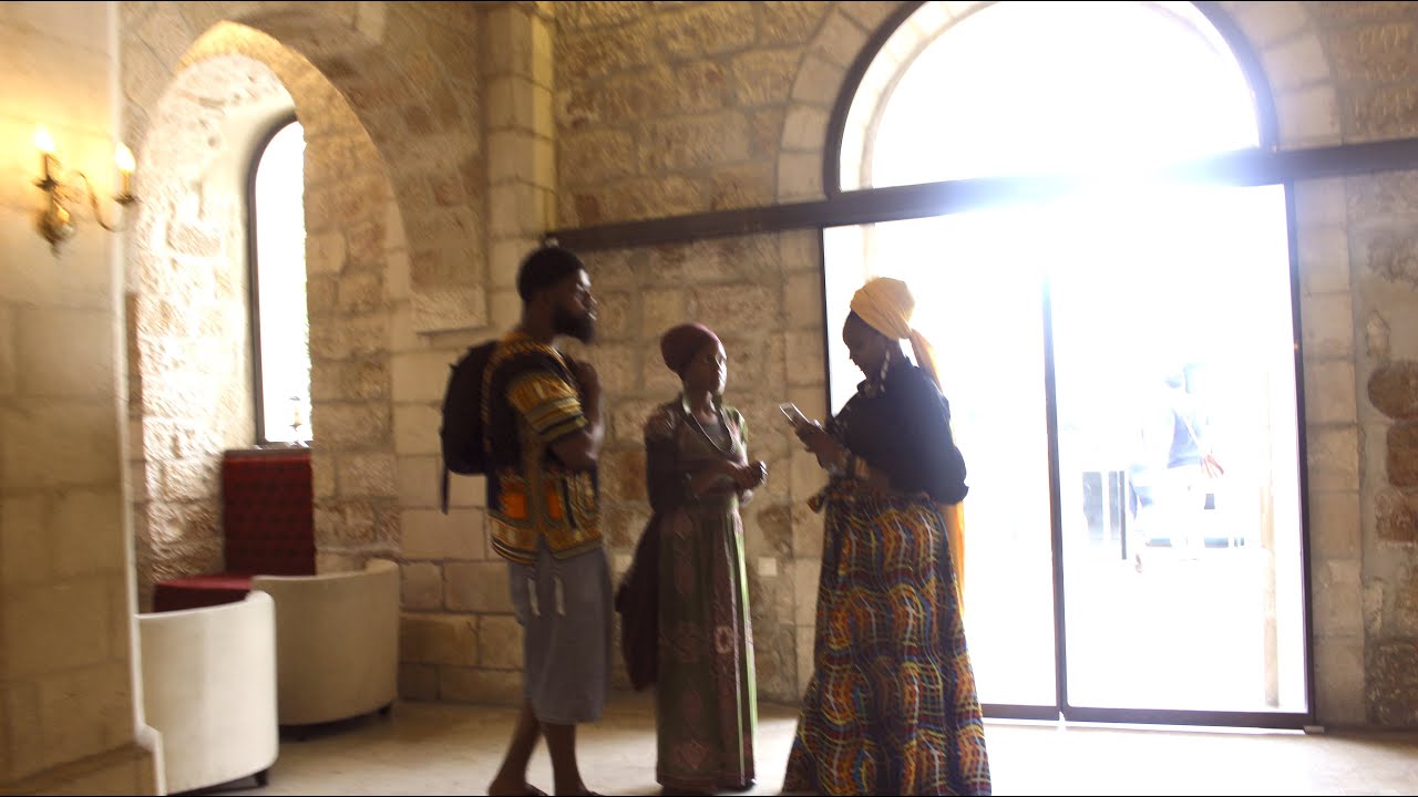 Episode 11:  An Interview w/ Grammy-nominated Artist Maimouna Youssef a.k.a MuMu Fresh