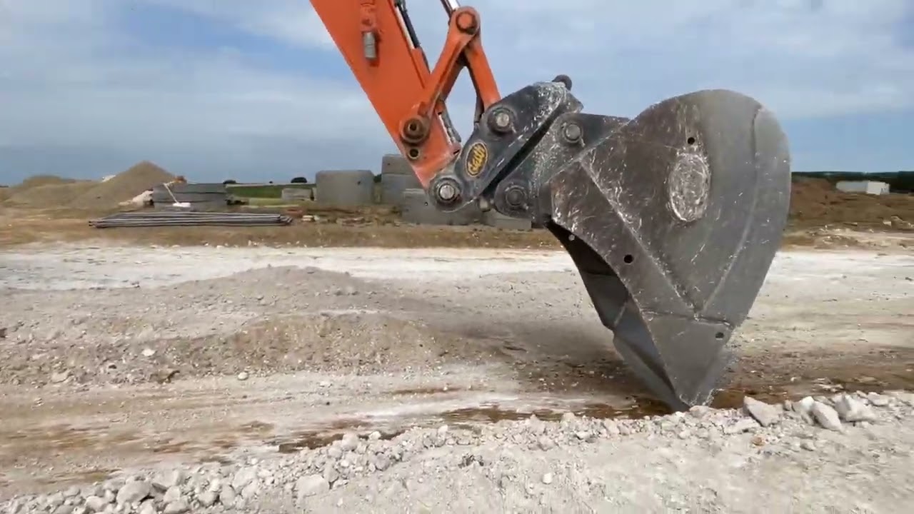 Richard Eavis Hitachi Zaxis 130LCN-7