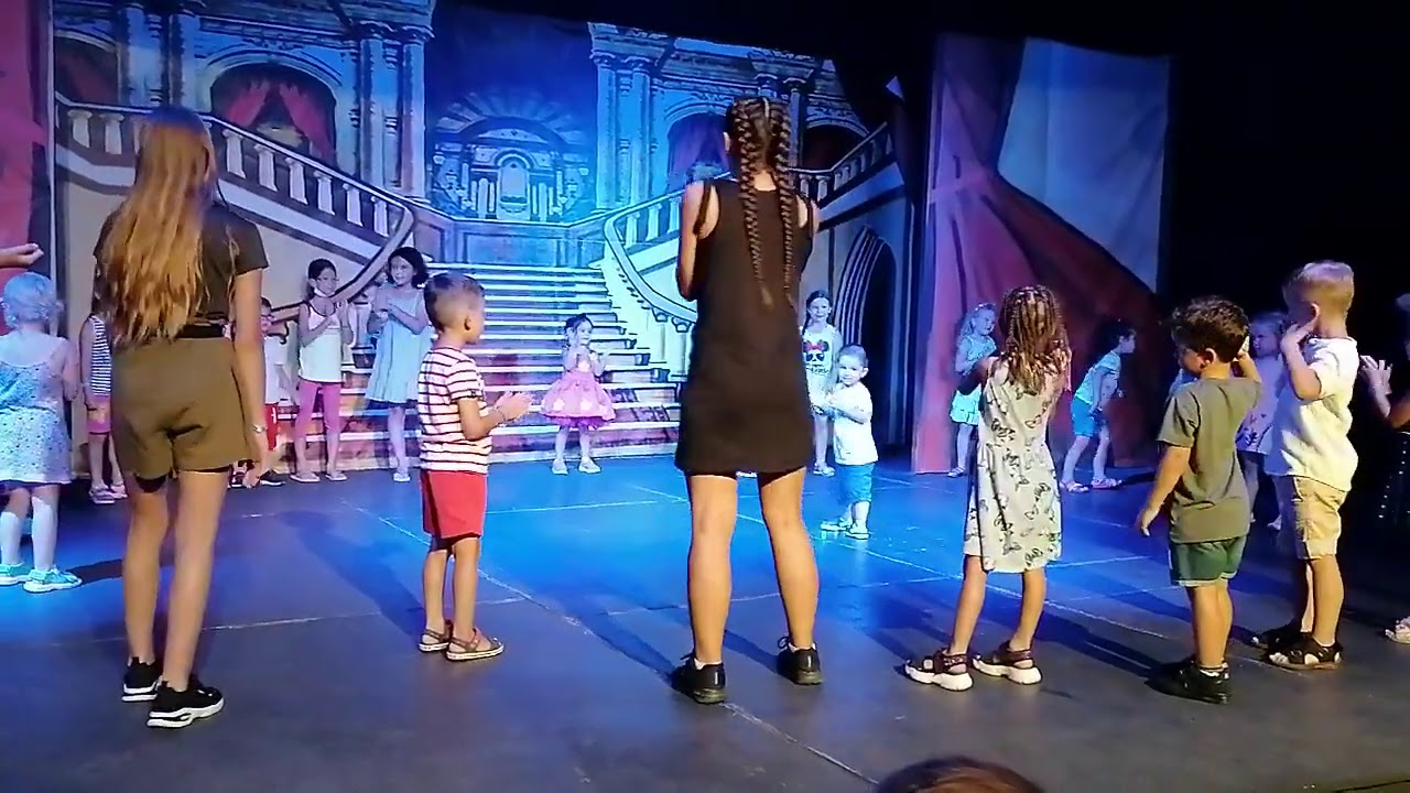 Alya simay mini club / mini disco
