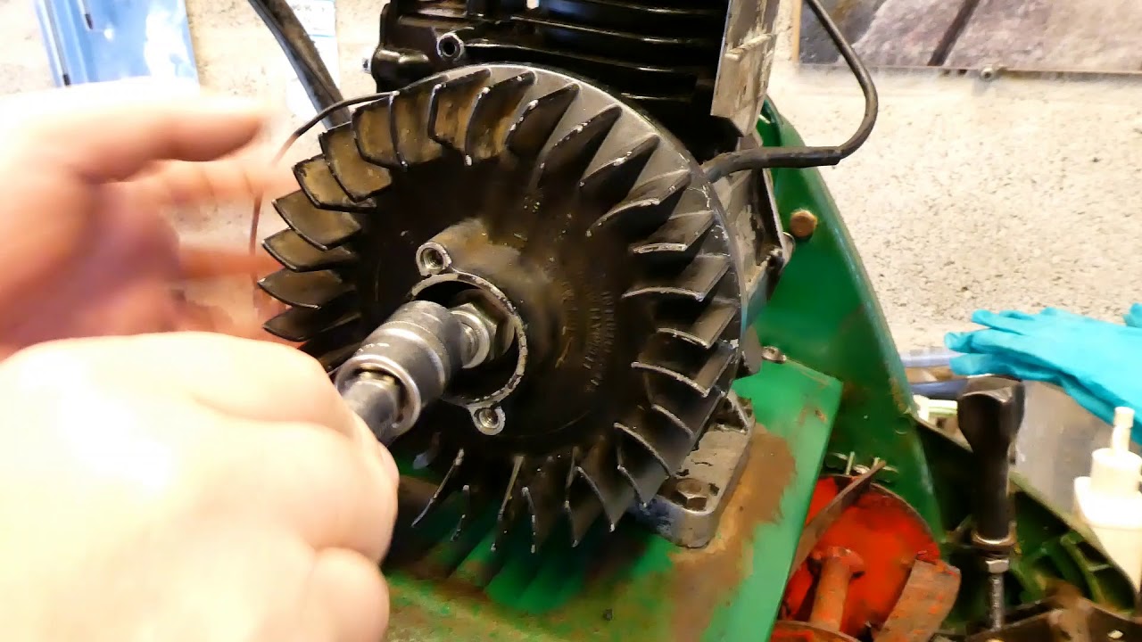 Suffolk Punch 30s flywheel removal