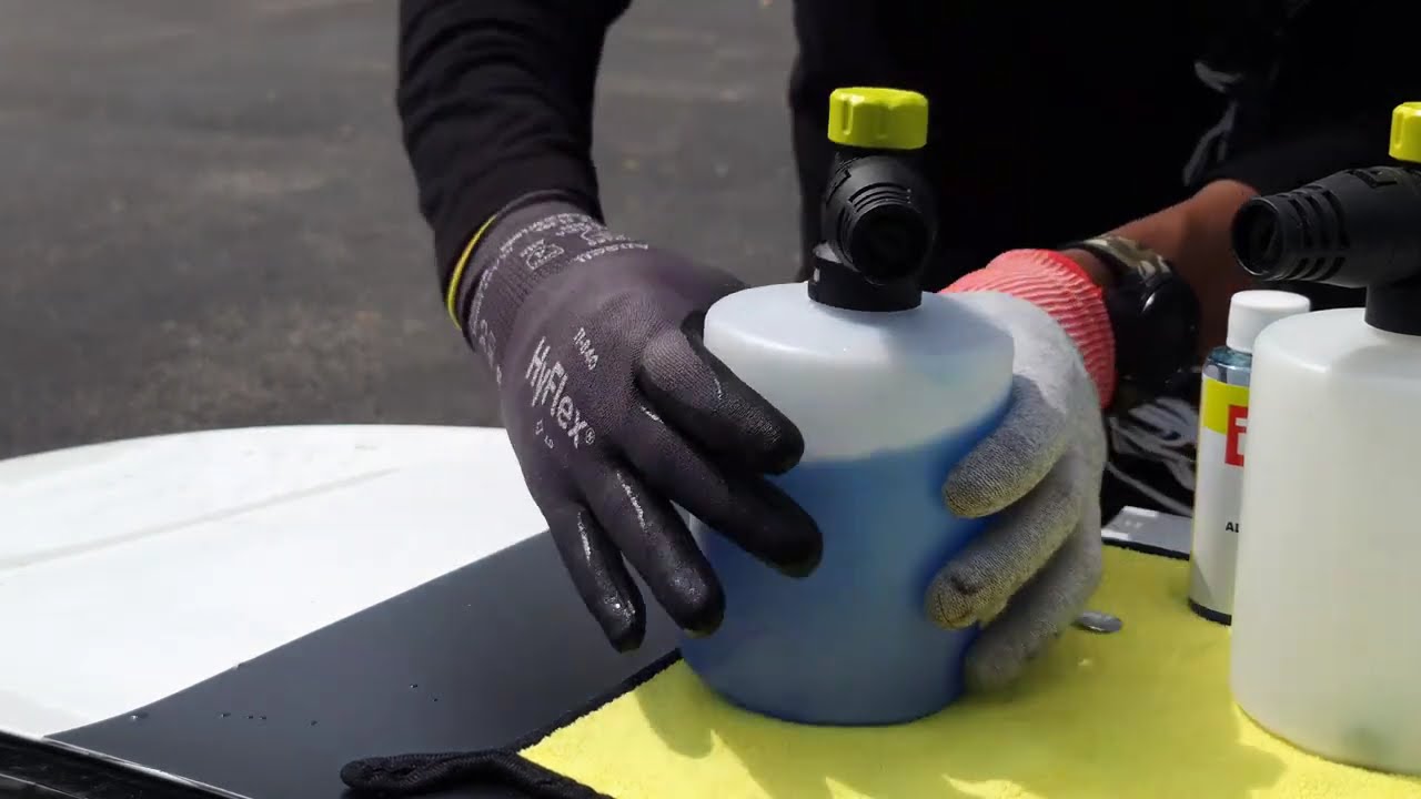 Ryobi EZCLEAN Power Cleaner Foam Blaster. Quick and easy clean.
