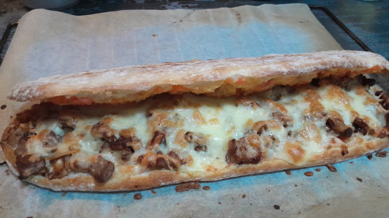 Plato 757 : pan cristal con panceta,cebolla y queso fundido 