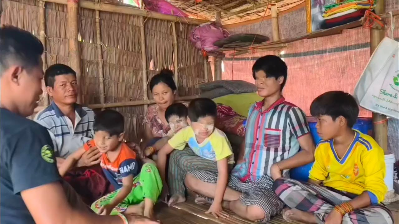 မိခင်တစ်ဦးတည်းကမွေးပေမယ့် မွေးထဲကမျက်လုံးအပေါက်ပင်မပါတဲ့ ချစ်စရာ ညီအကိုလေးယောက်
