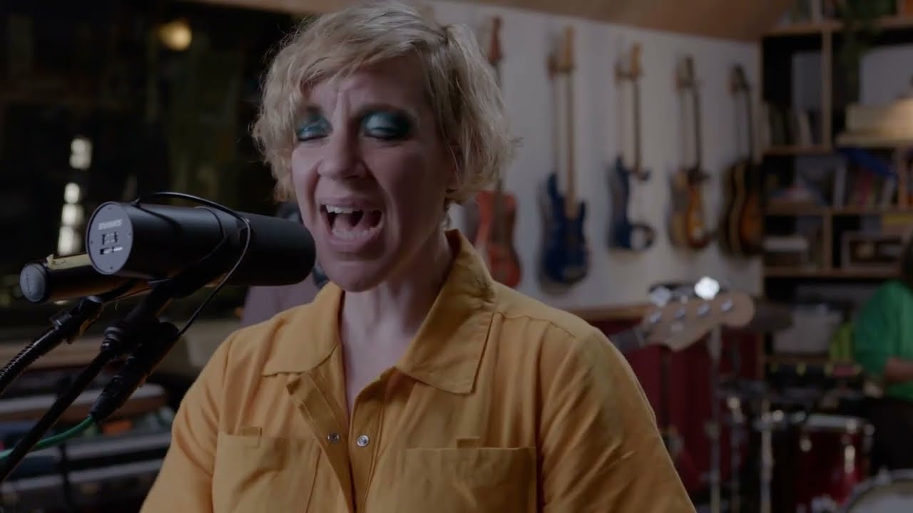 Tune-Yards - hold yourself. (Live)