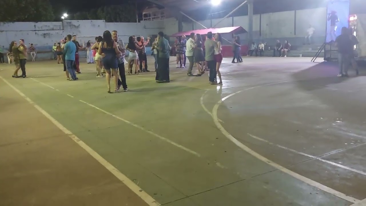 Vamos dança Forro #passossertanejos #Mamonas #roça #vidanaroça #minasgerais #vidareal  #mulherbonita