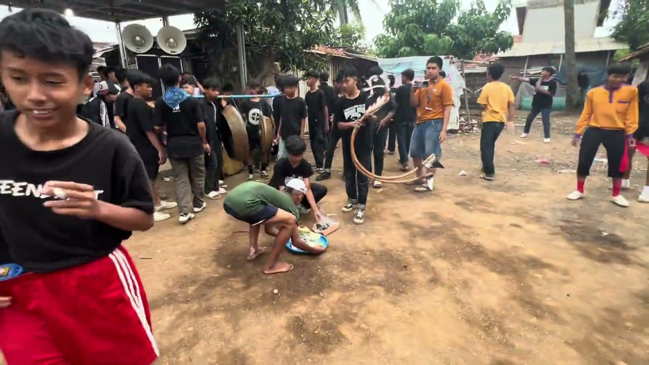 RITUAL NGUKUS DI LULUMPINGAN BARAYA ADUN GRUP DI BHORUS CIBIRU WETAN
