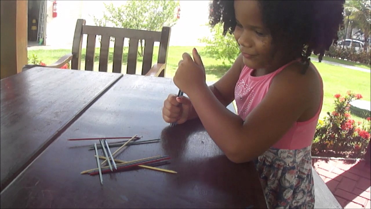 EstelaBrilha.com brincando de pega vareta