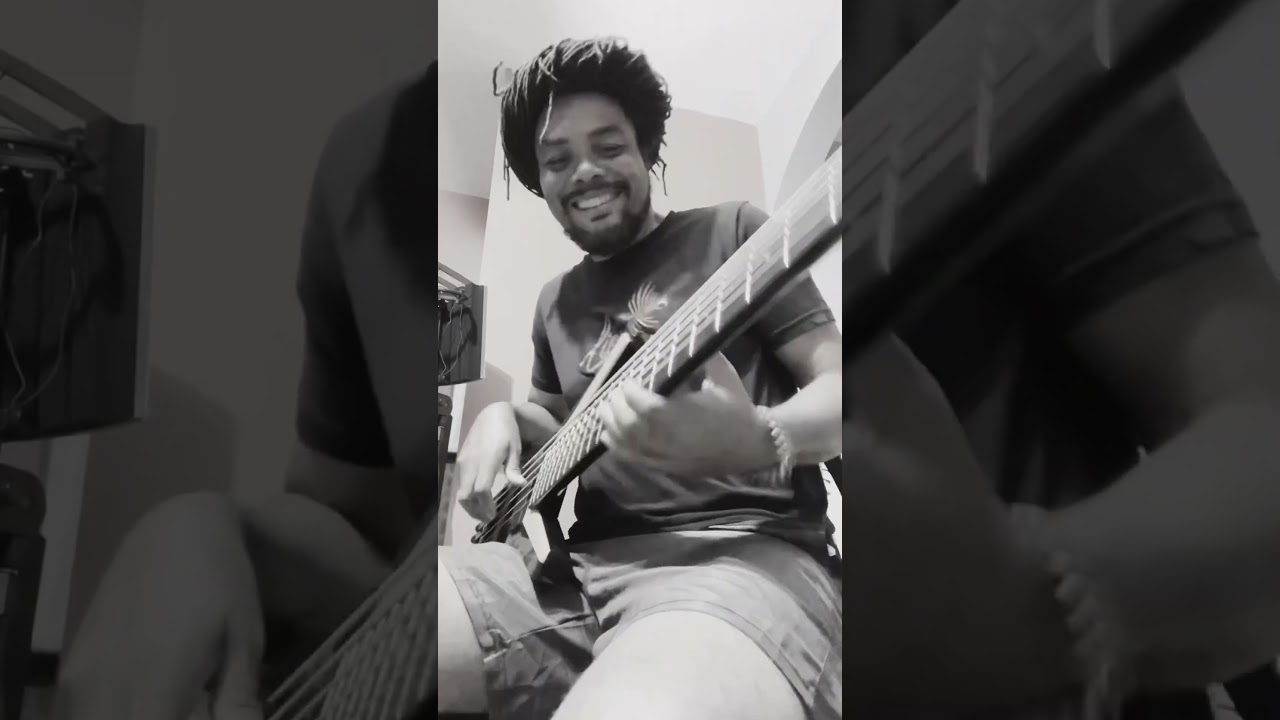 Holding a vibz with my new song #playground #bassinnayuhface