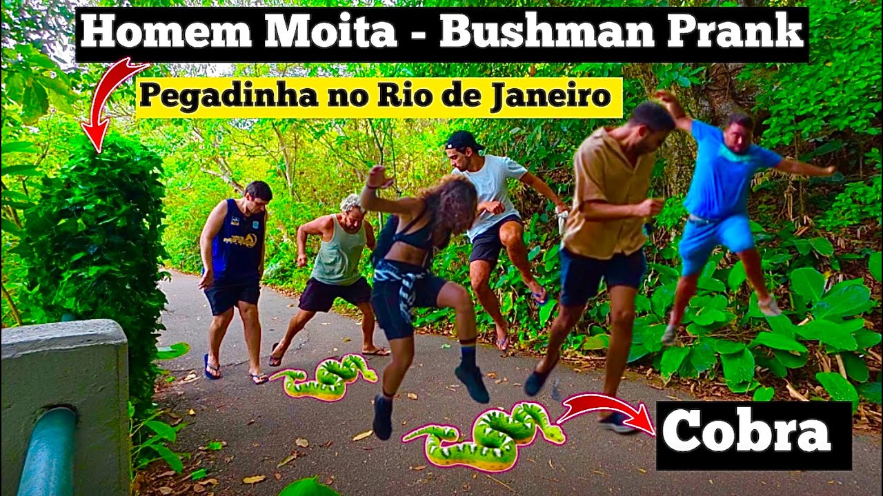 Pegadinha: Susto duplo com o homem moita e a cobra assustando pessoas no Rio de Janeiro