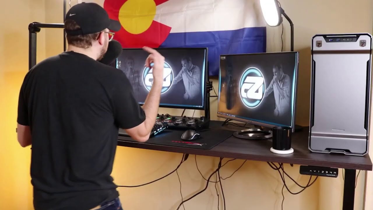 Solo Ryzer Standing Desk - Your Best Work, On the Move
