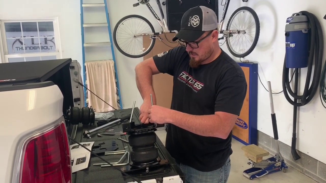 Air Lift Loadlifter 5000 & WirelessONE EZ mount Ram 2018 3500