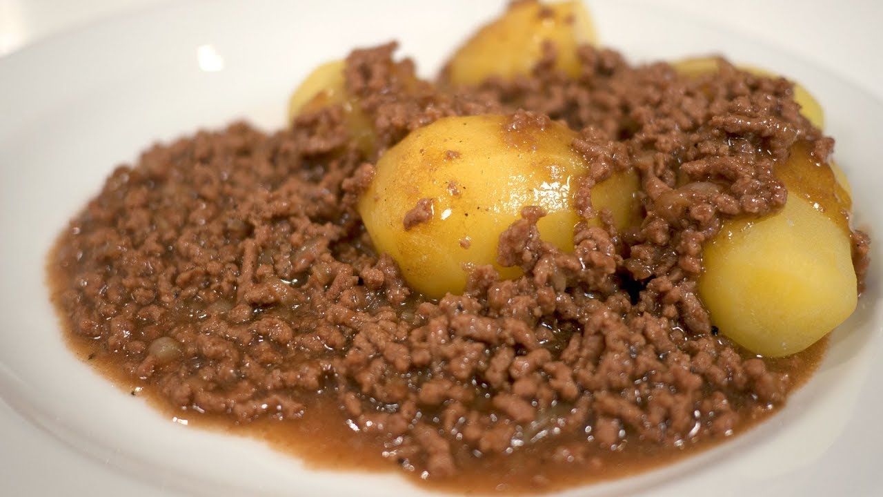 Millionbøf med kogte kartofler og agurkesalat - mandelboller - Kvalimad Live Cooking Stream