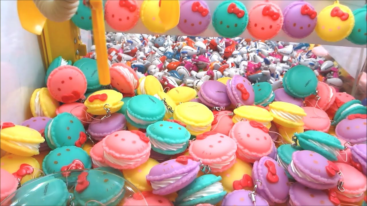 UFOキャッチャー　キティちゃん　マカロン ストラップなど　Claw Machine win　toy Hello Kitty of Japan