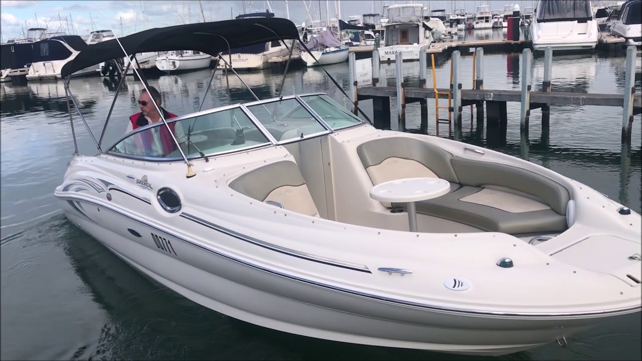 Sea Ray 240 Sun Deck - Licensed for 12 pax!