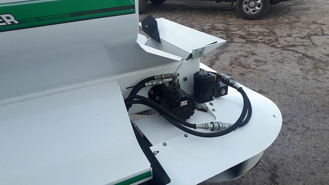 Dakota 410 Towed Top Dresser - H.Curtis & Sons