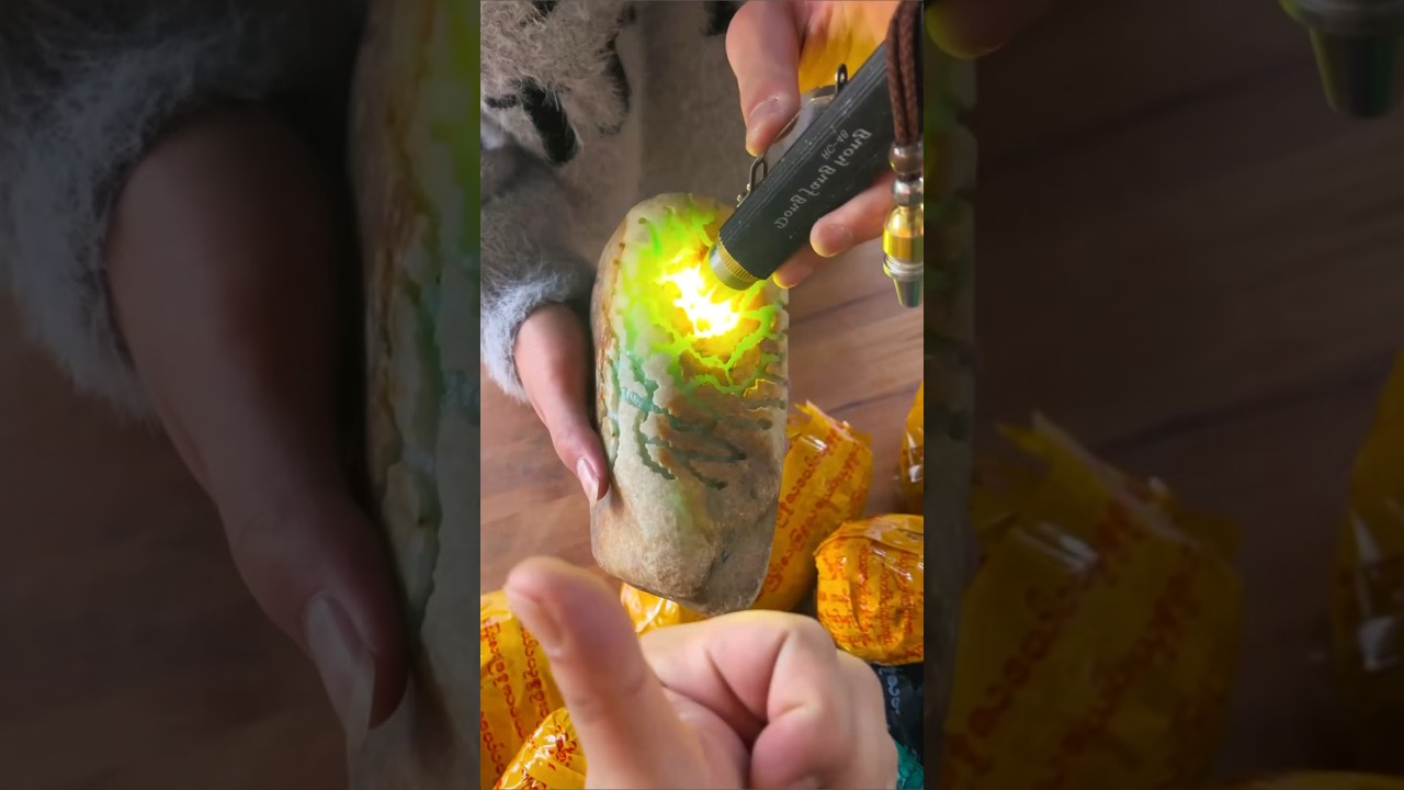 Gambling stone P1 #gems #jade #jadeite #jadestonecutting