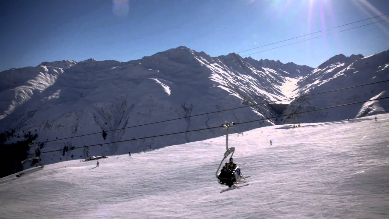 SkiArena Andermatt Sedrun Luftaufnahmen