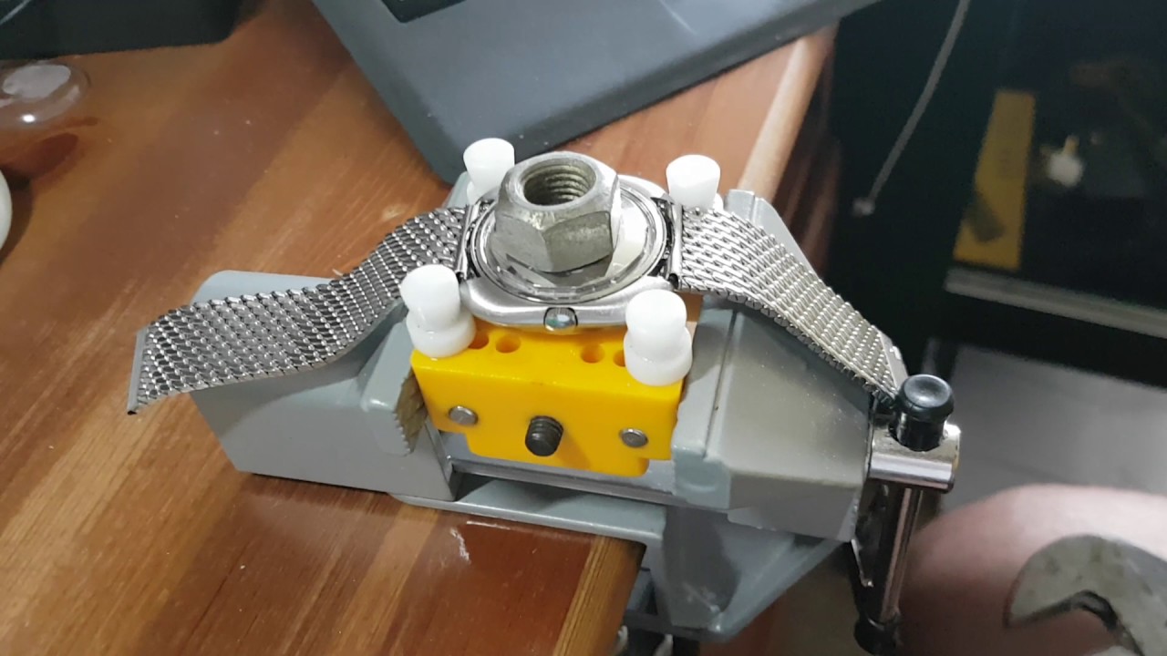How to remove a really stubborn screw down watch case back