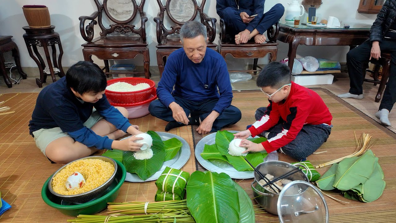 Học sinh gói bánh chưng sẽ như thế nào?