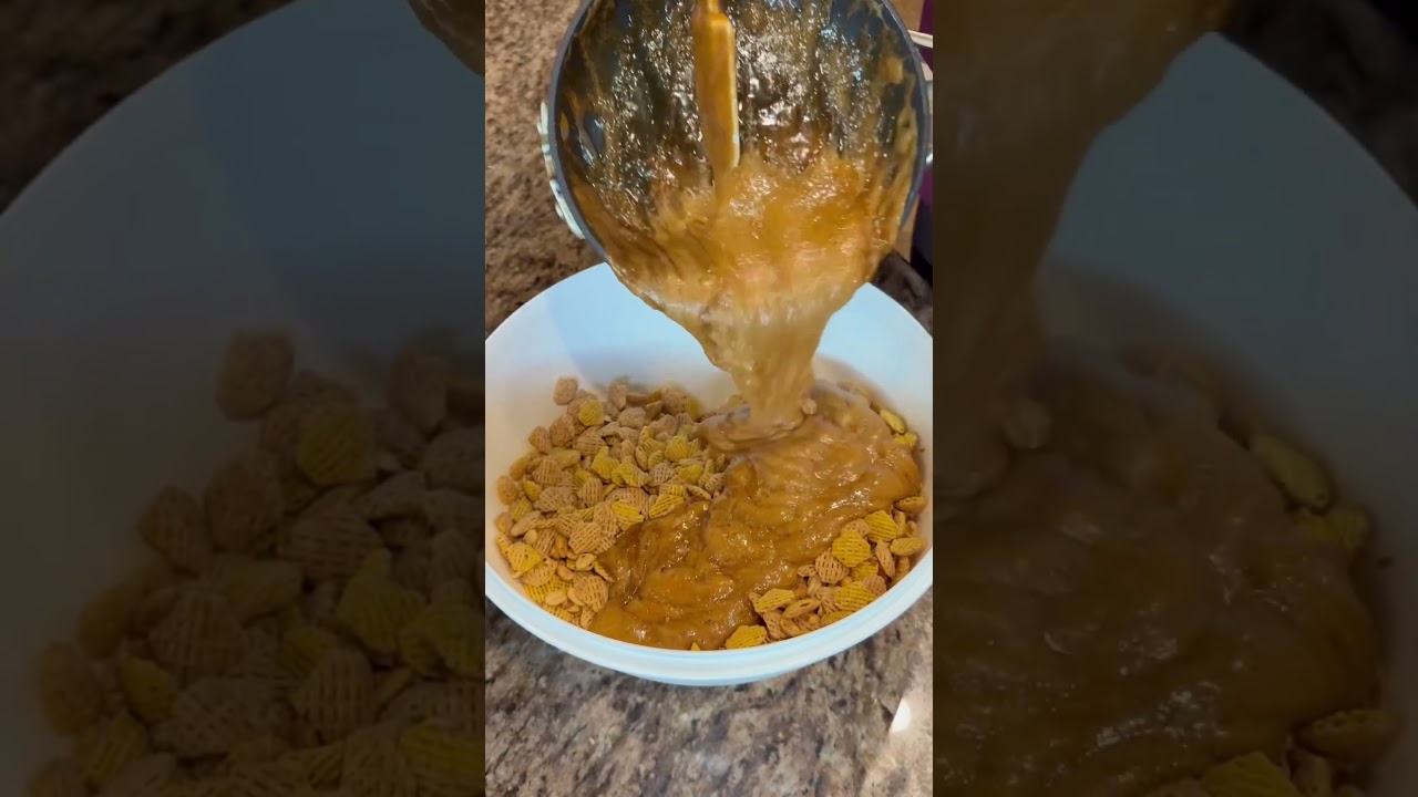Praline Crunch RECIPE on dinnerin321.com #candy #yummy #thanksgiving #diygift #gift #delicious
