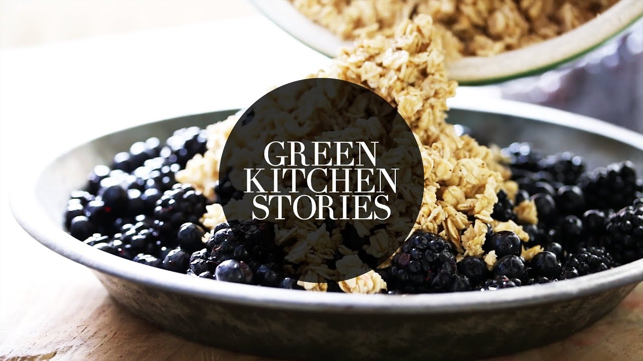 Baked Blackberry & Blueberry Crumble | Green Kitchen Stories