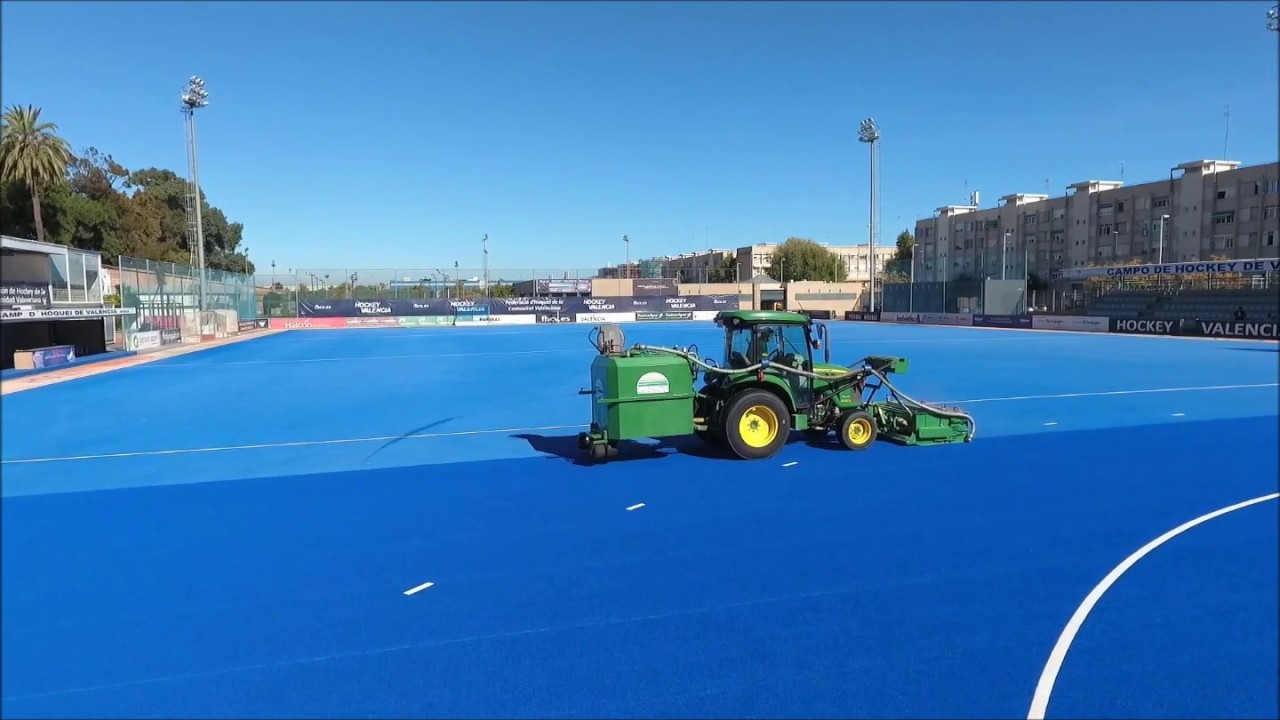 Limpieza y Mantenimiento de campos de hockey hierba - Césped agua (artificial)