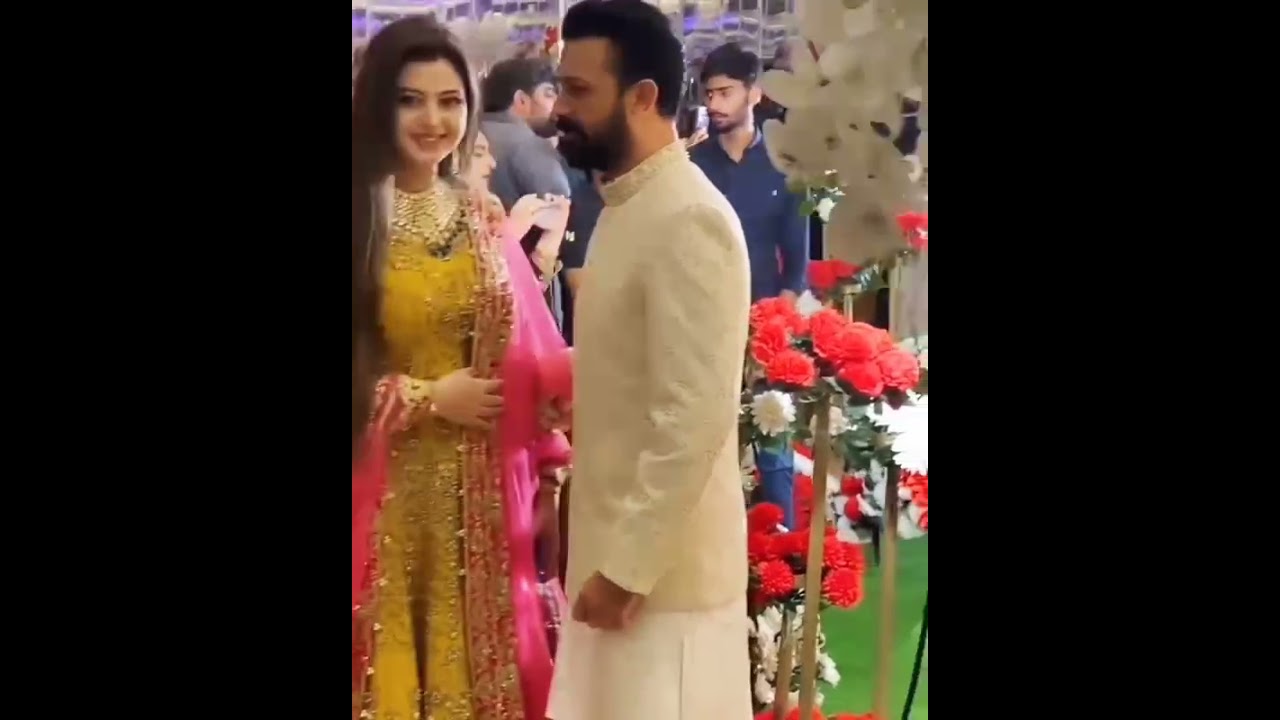 Atif Aslam with his gorgeous wife 😍