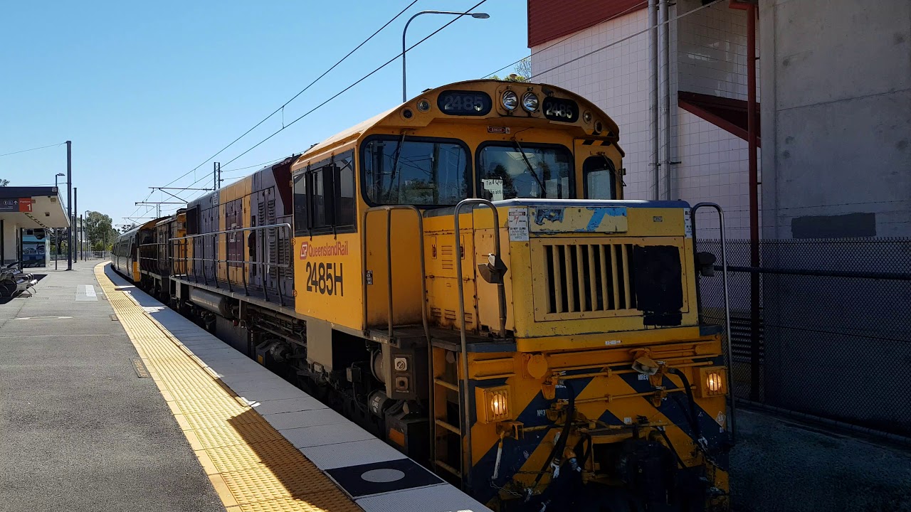 2485H+1723 Tows EMU01 and EMU04 through Zillmere bound for Ipswich Workshops.
