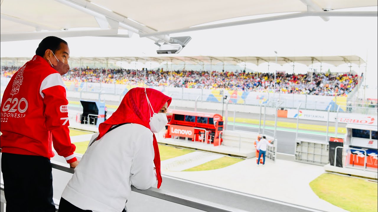 Presiden Jokowi dan Ibu Iriana Saksikan MotoGP Mandalika, 20 Maret 2022