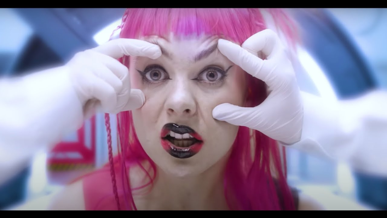 girli - Has Been (Official Video)