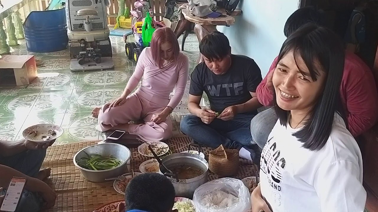 เสี่ยท็อปแท๊ปหกล้อไฮโซปะทะช่างเอี่ยว กินตีนไก่แข่งกัน