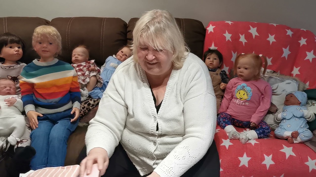 Silicone baby girl box opening