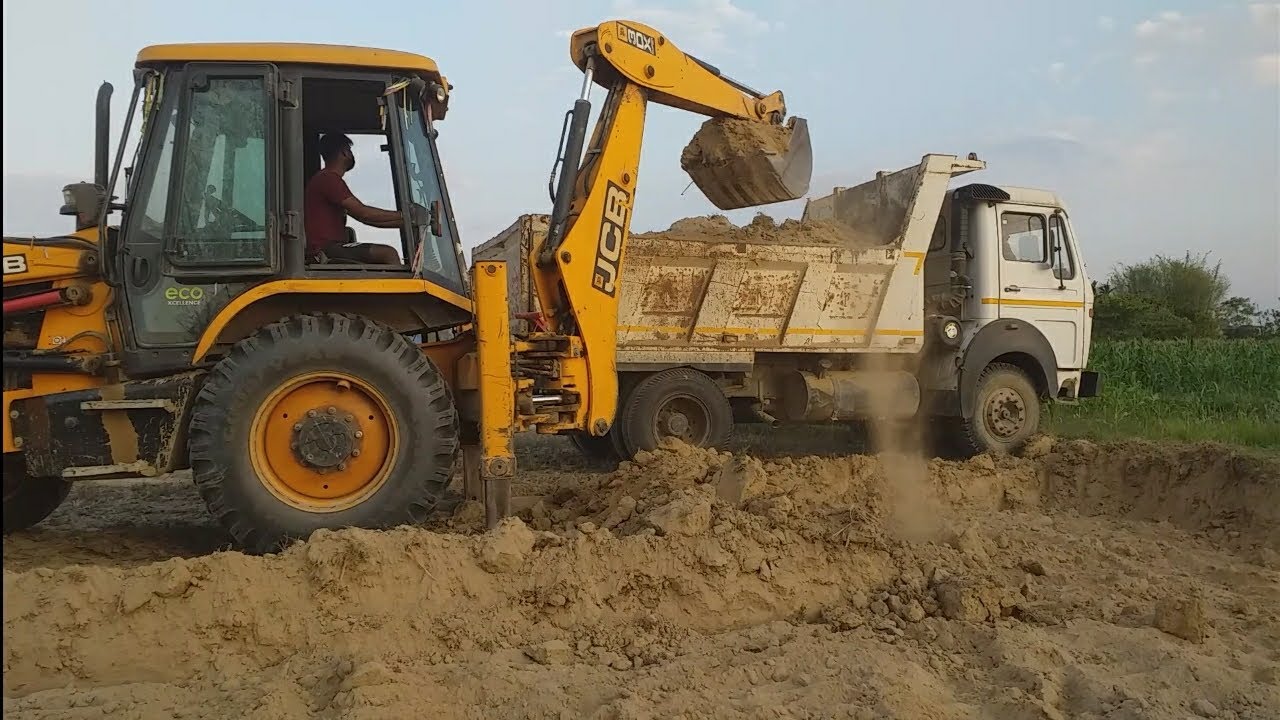 JCB 3dx loading mud in tiffer and dumbing by tiffer for river dam | 6 wheeler tiffer | Amazing work