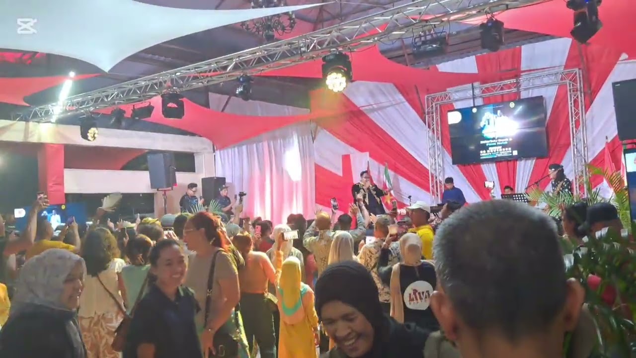 Halloo guys alles goed❤️ at indofair🥰