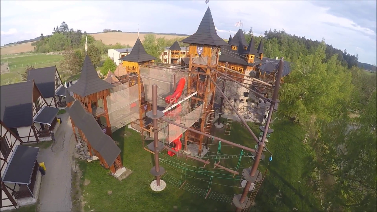 Přelet nad Outdoor Resortem Březov&aacute;