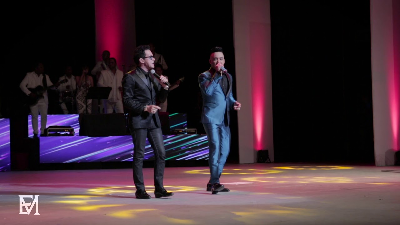 Elvis Martínez - Esto se llama Amor (Live) ft. Miguel Brao