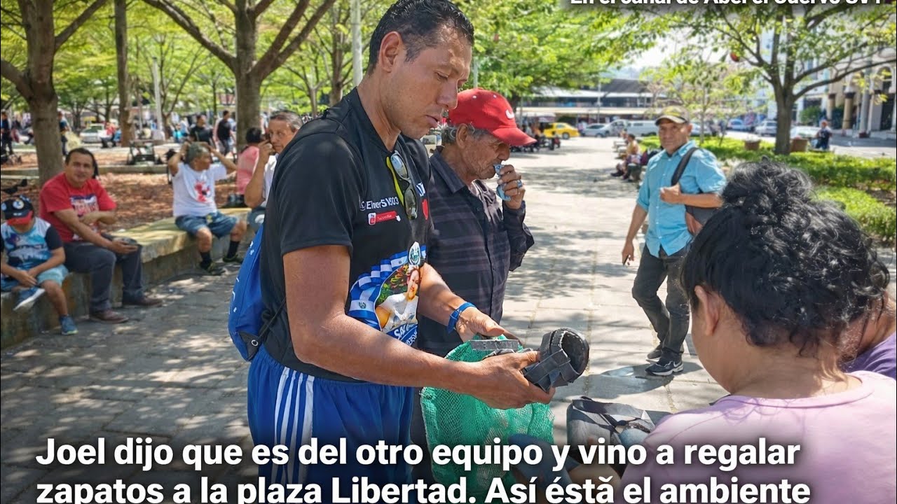 Dise joel que es del otro equipo vino a regalar sapatos a la plaza#humor#video el anbiente esta asi💣