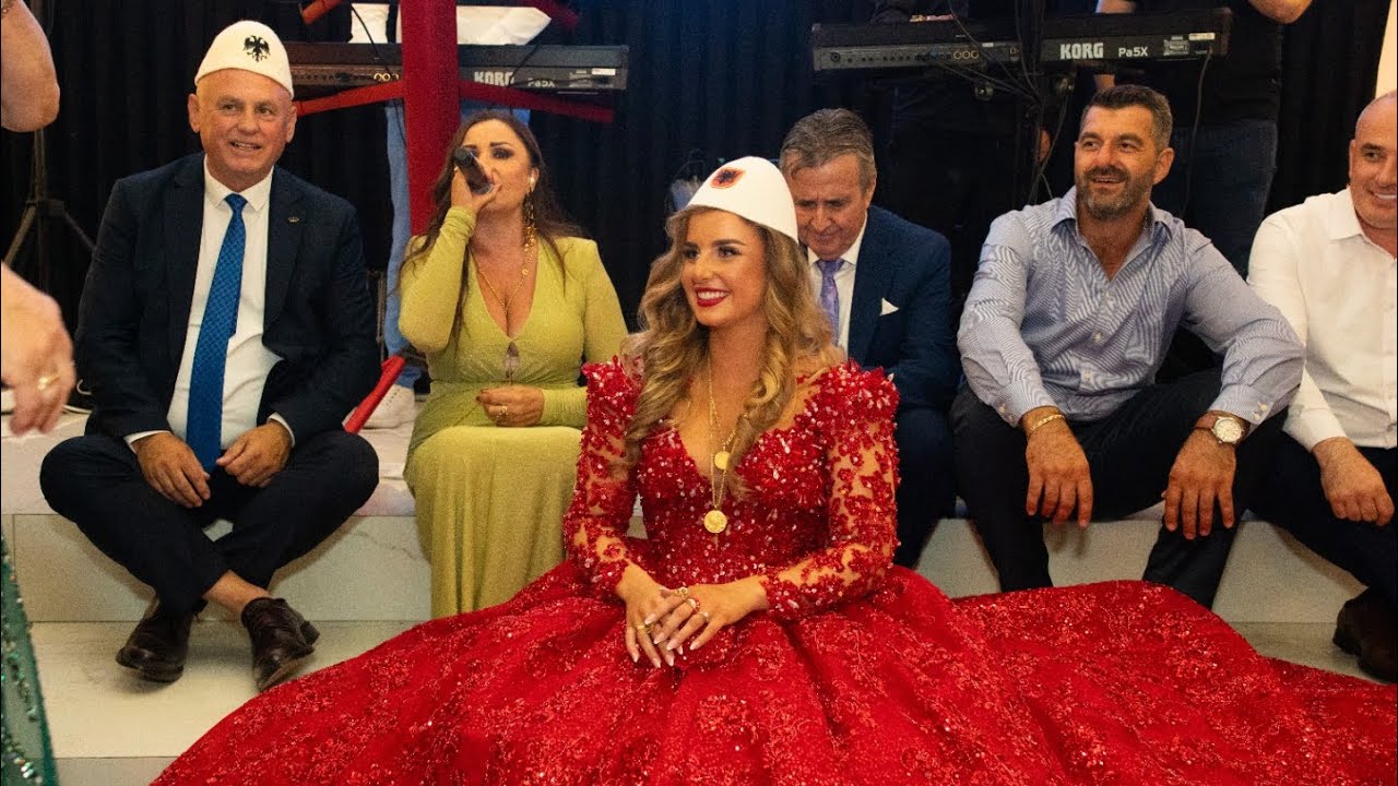 Vida Kunora - Veseli Pelinku - Myzafer Koliqi ne Darsmen e Suzanes e Arianitin - Famile Musaj 